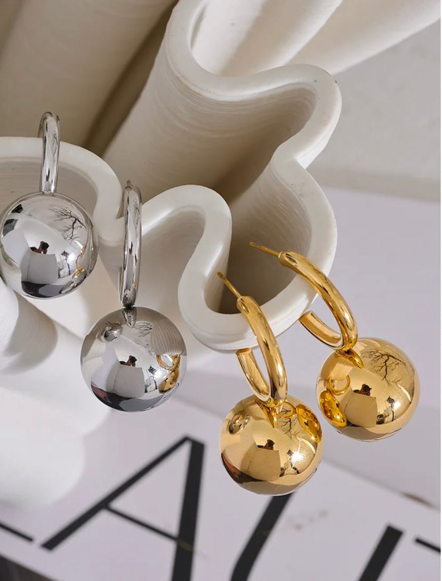 Gold round ball stud earrings