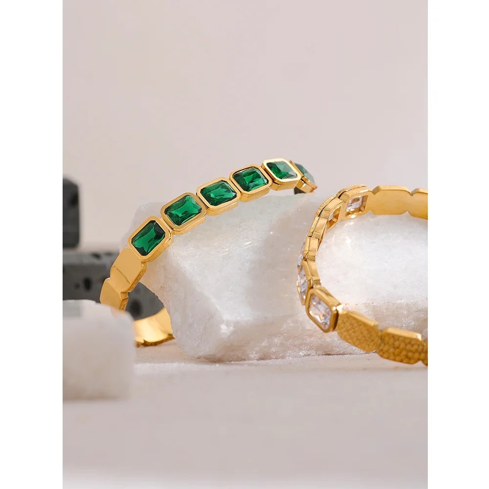 Elegant bangle