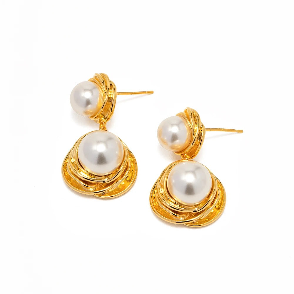 Elegant pearl stud earrings