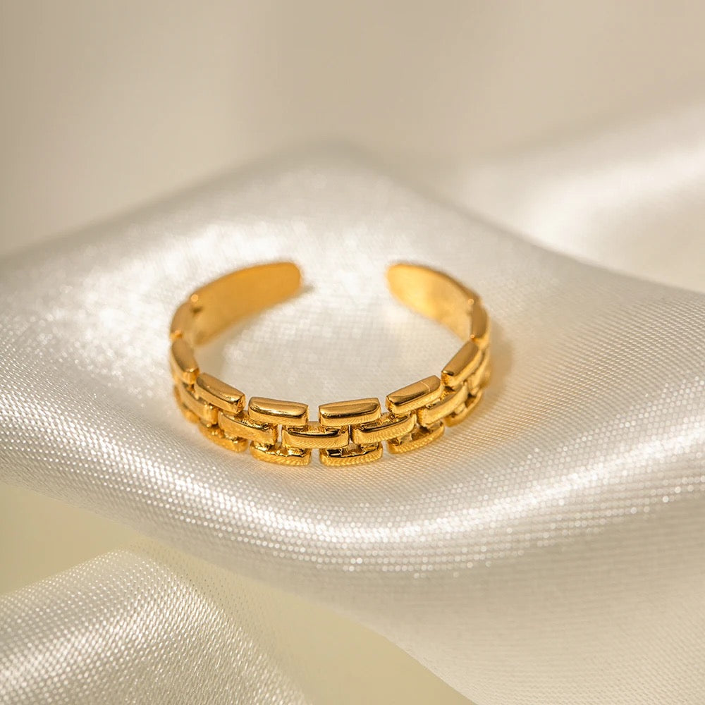 Braided adjustable ring