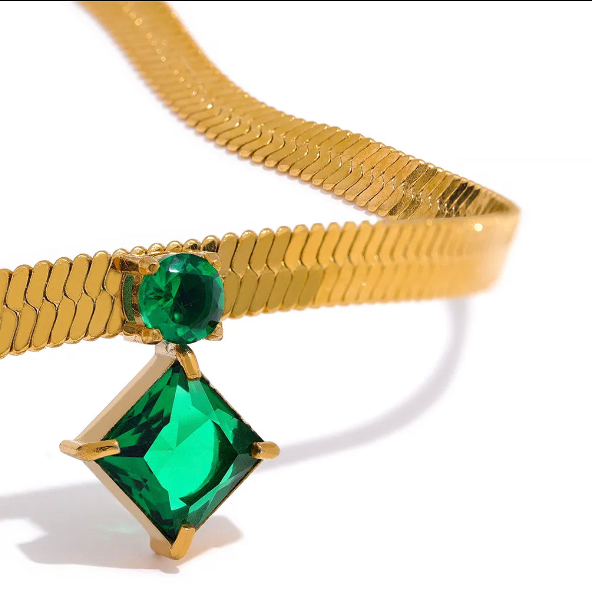 Elegant necklace