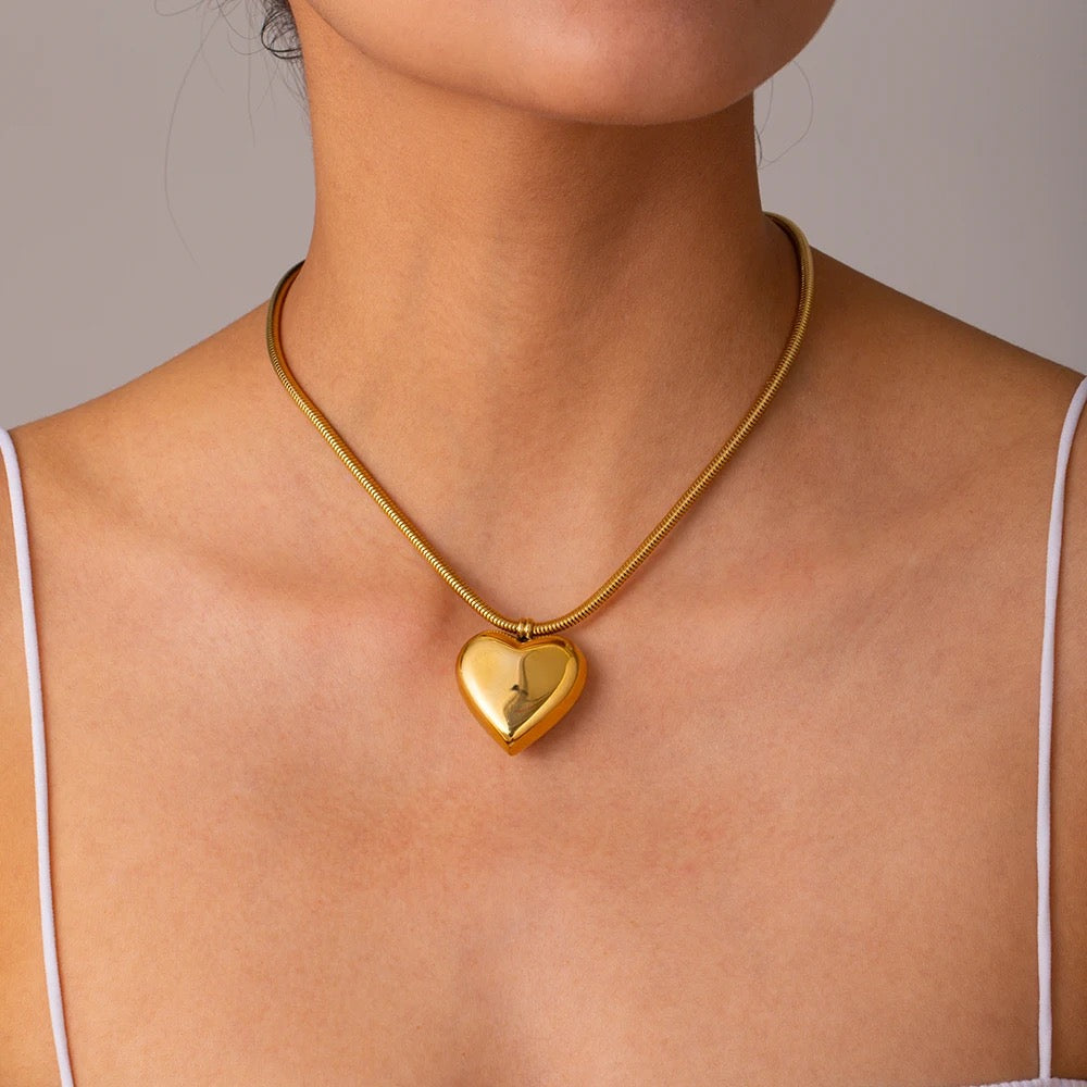 Gold big heart necklace