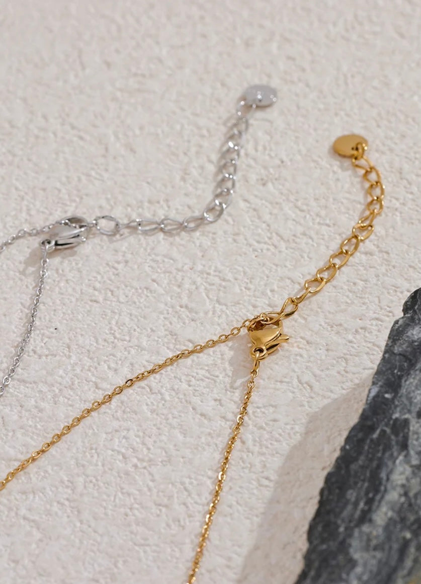 Gold Elegant long necklace