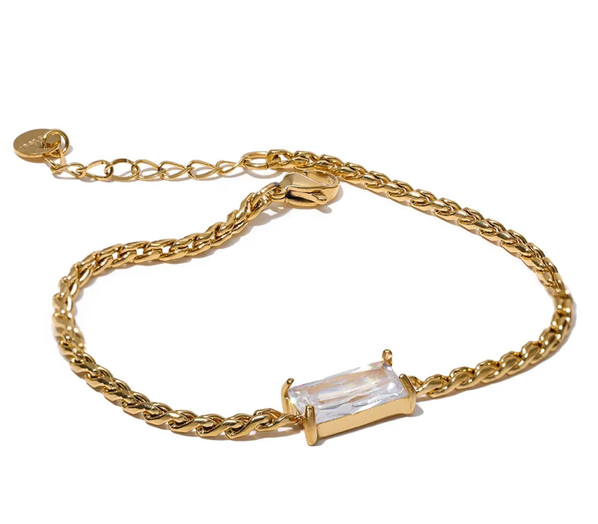 White elegant necklace