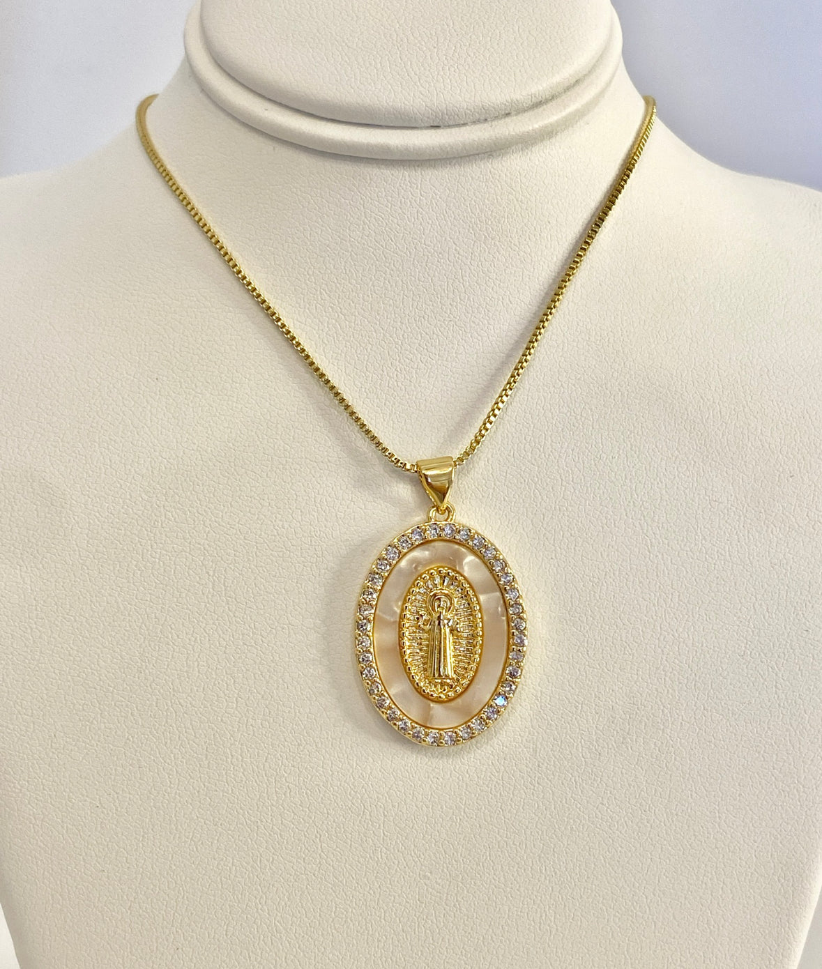Divino niño necklace