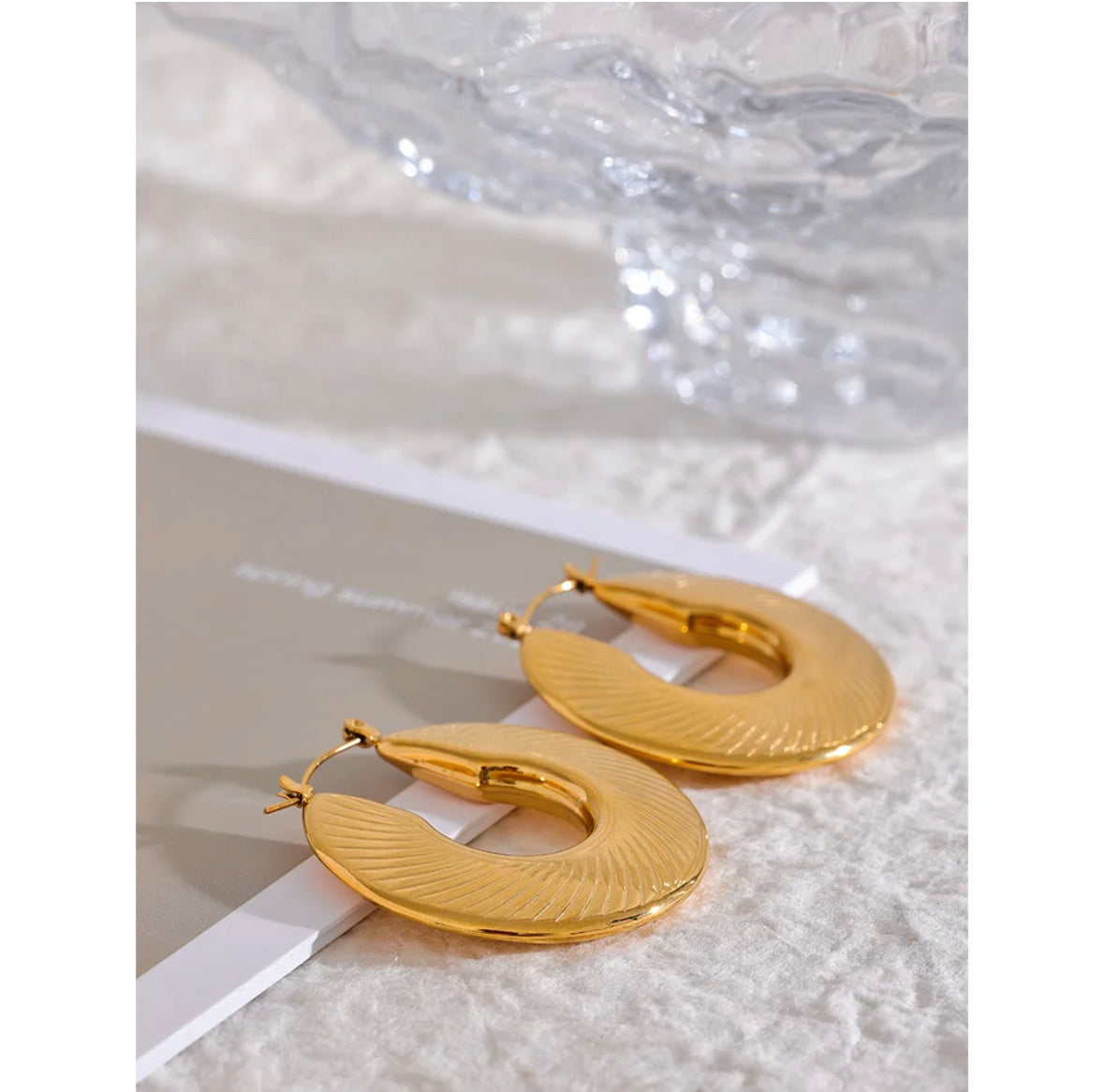 Texture big hoop earrings