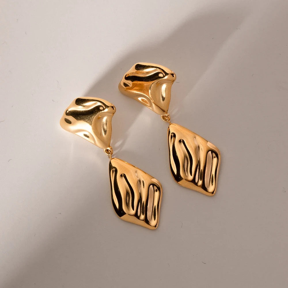 Elegant irregular pedant earring