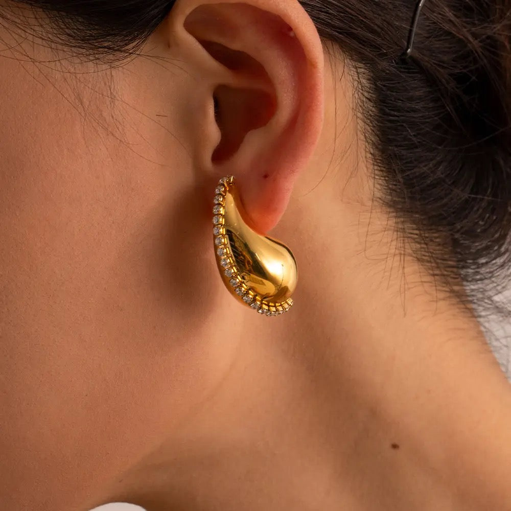 Tear elegant drop earrings