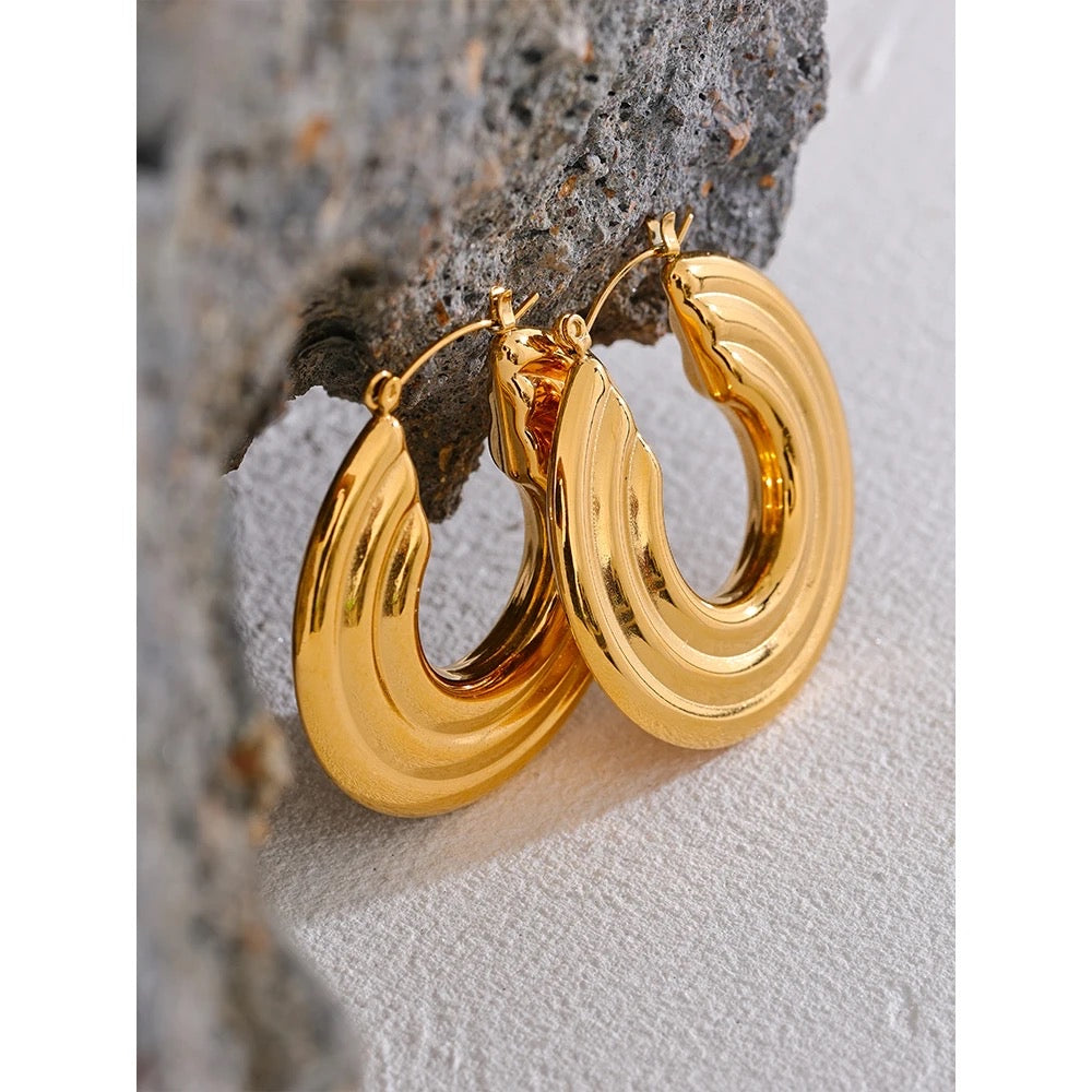 Round gold big hoop earrings