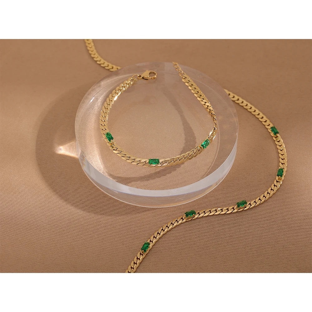Green elegant necklace and bracelet