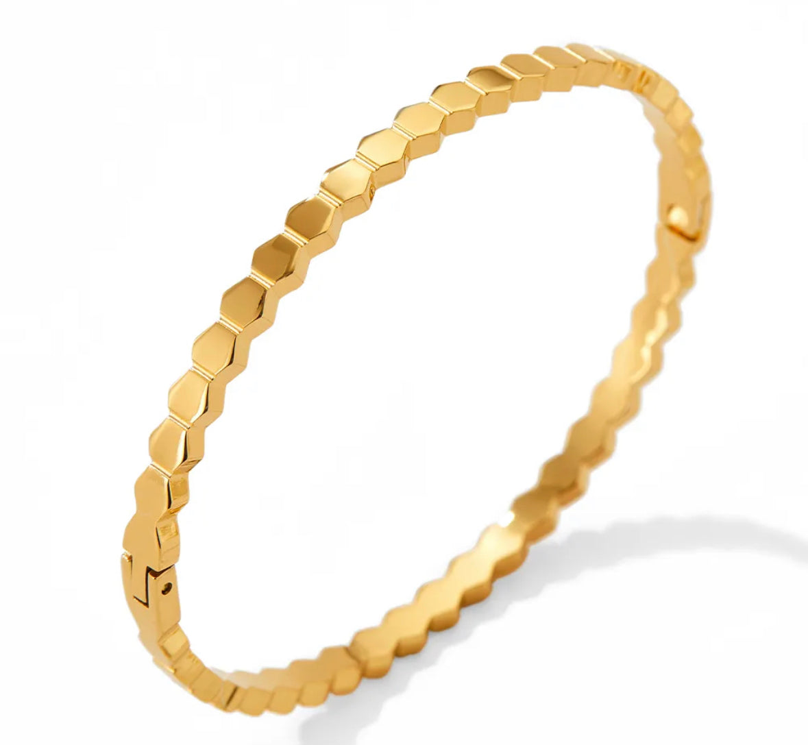 Simple gold bangle