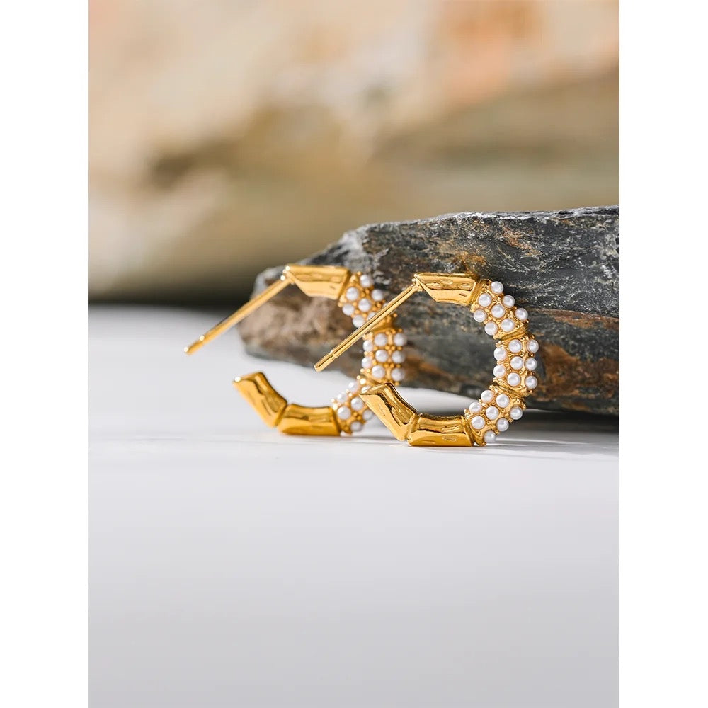 Small pearl geometric hoop