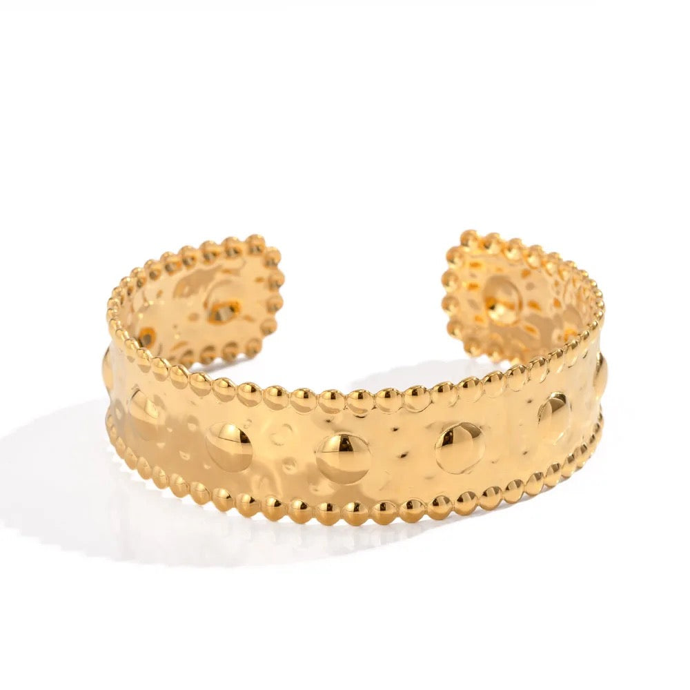 Elegant cuff bracelet