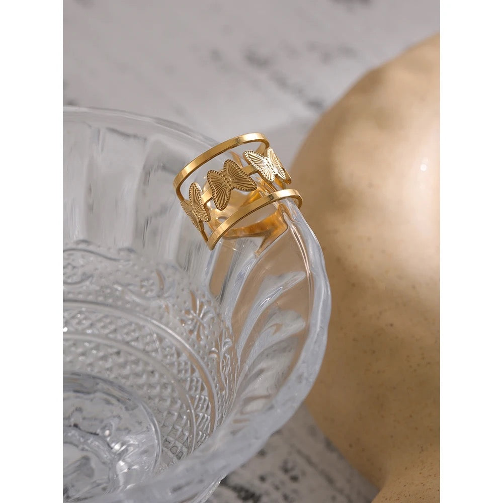 Butterfly adjustable ring