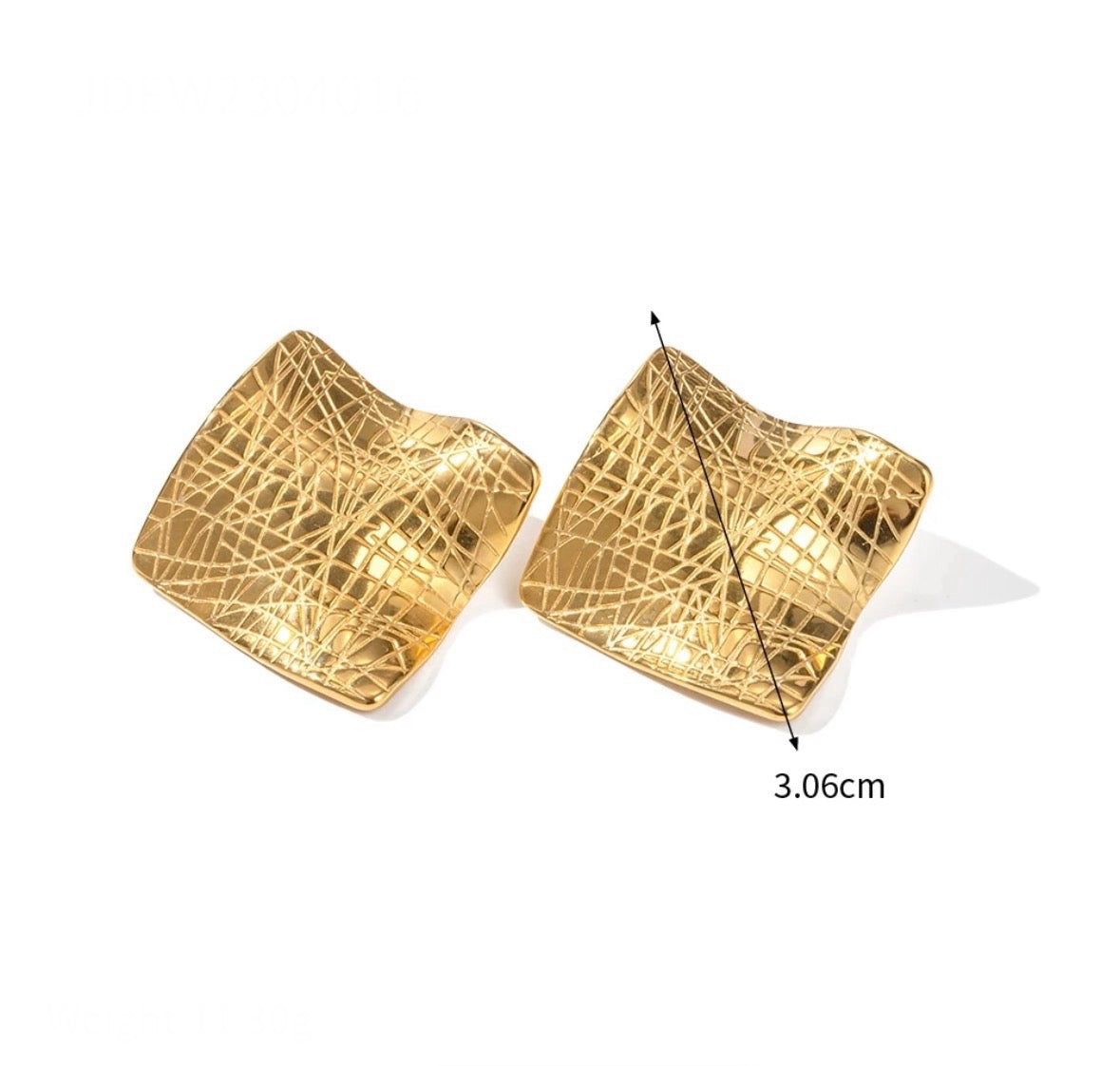 Square texture stud earrings