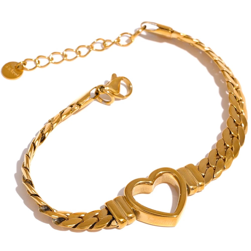 Gold heart bracelet