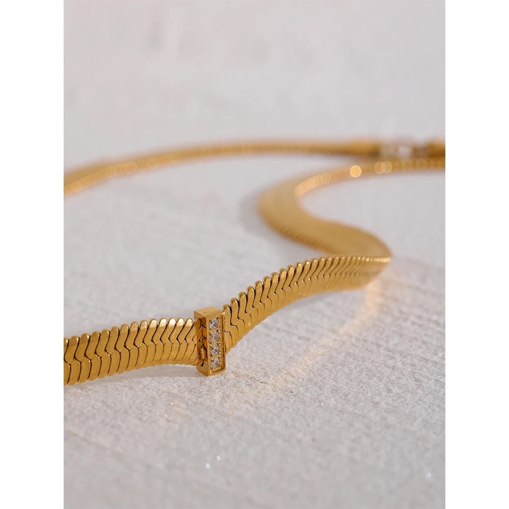 Snake elegant necklace