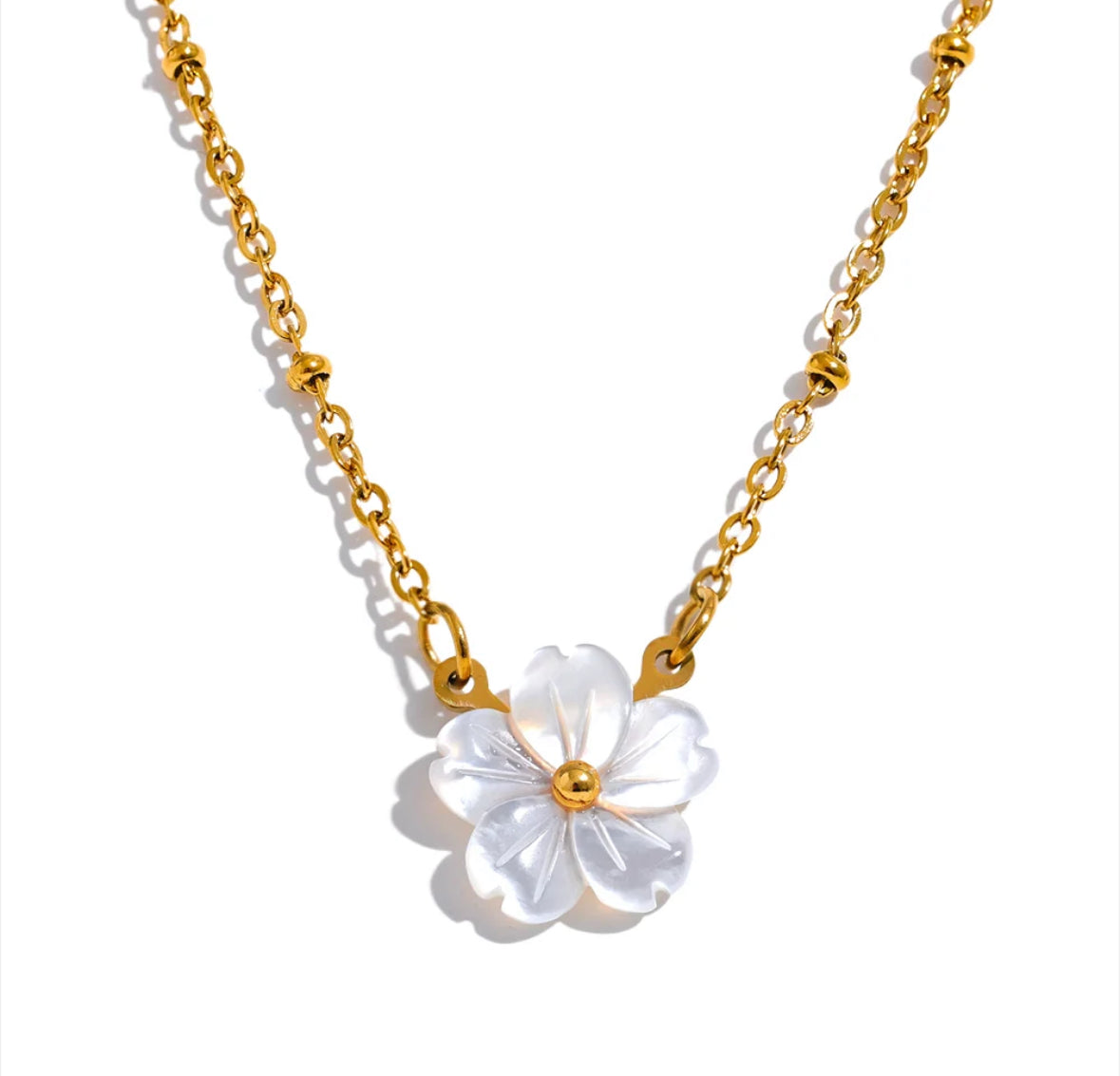Natural shell flower necklace