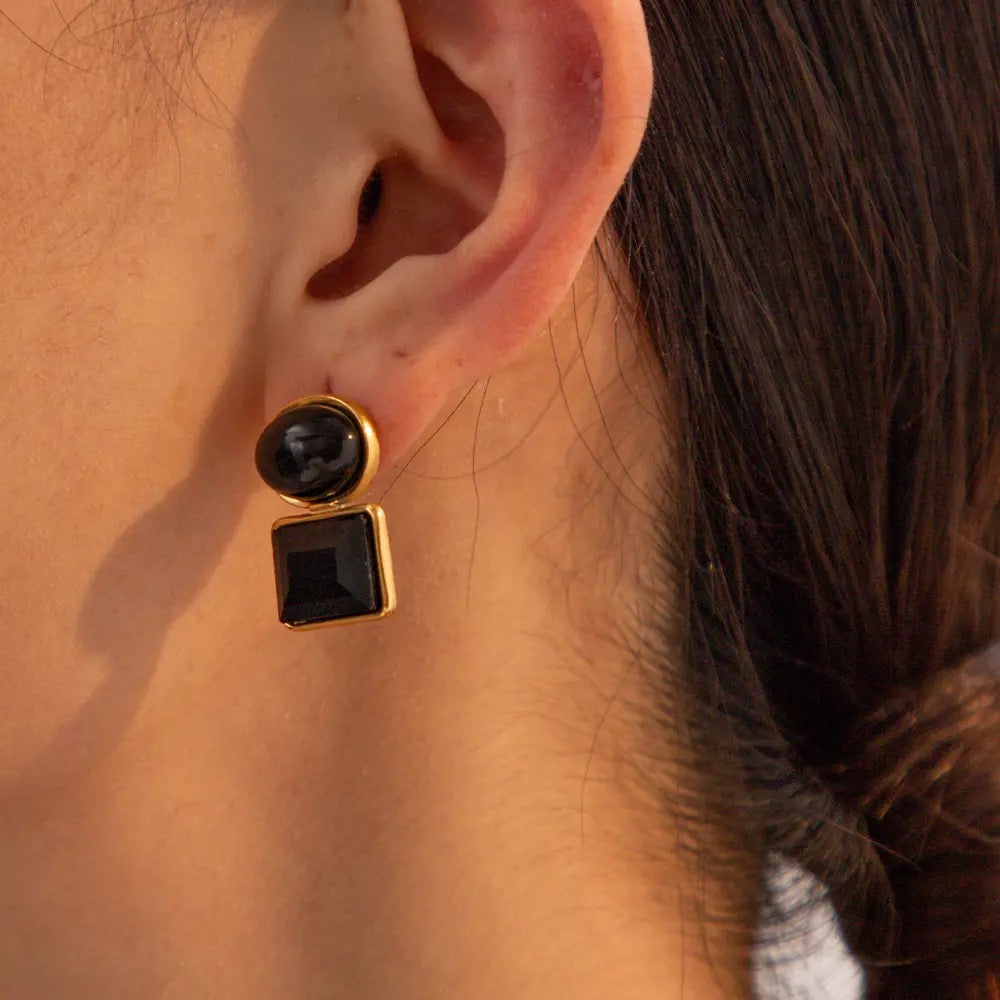 Black agate elegant stud earrings