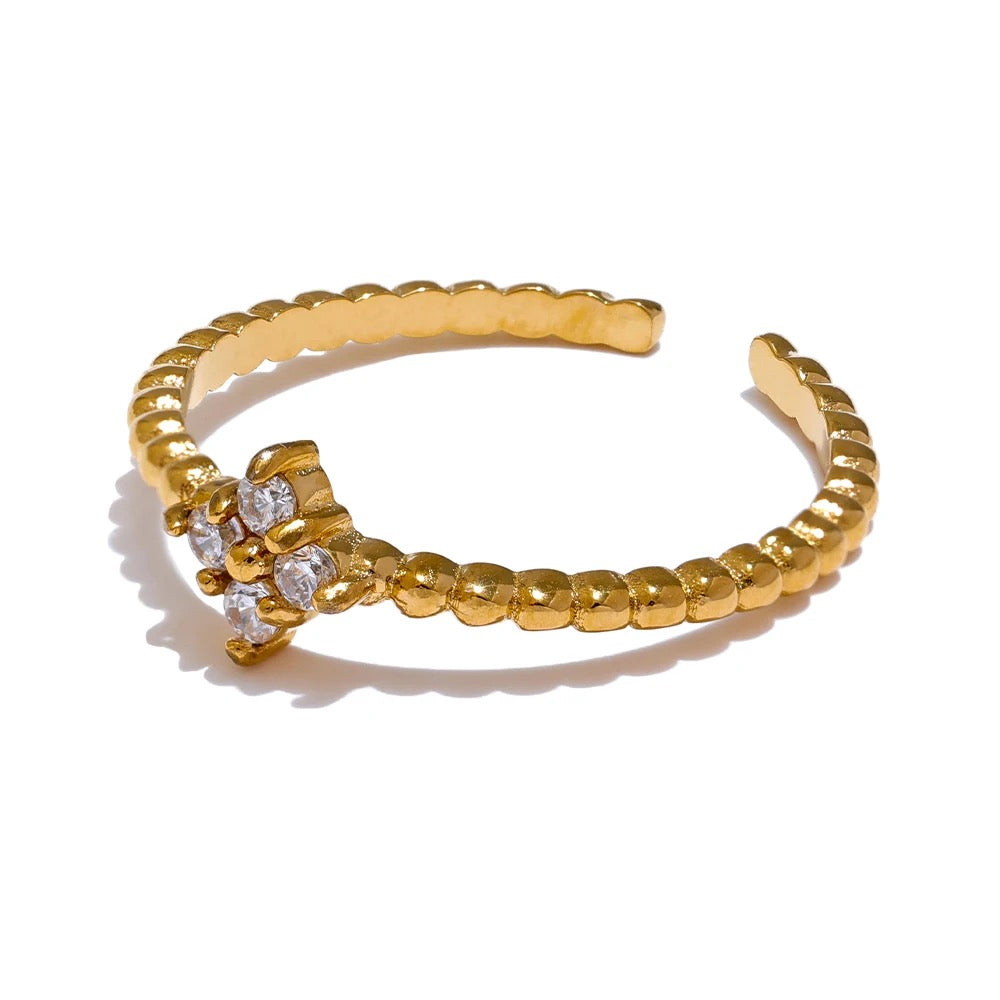 Thin adjustable ring