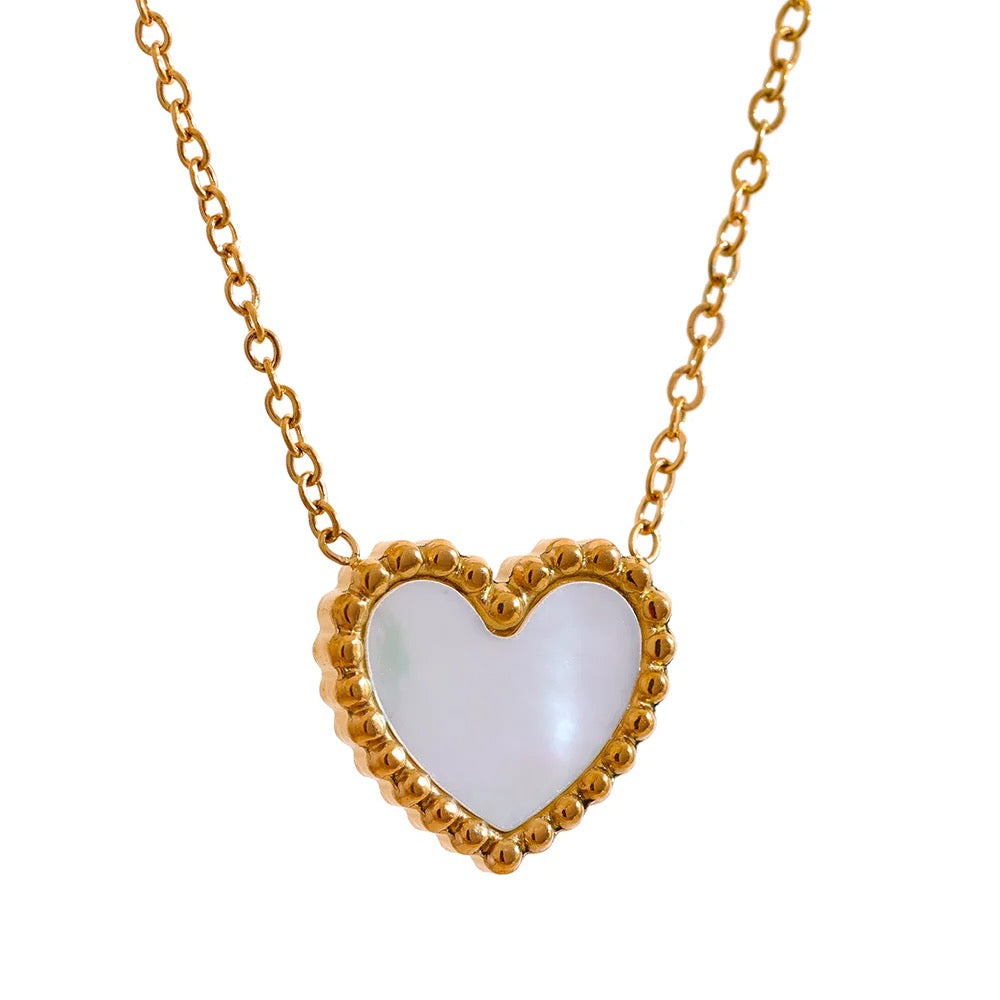 Shell heart pedant necklace