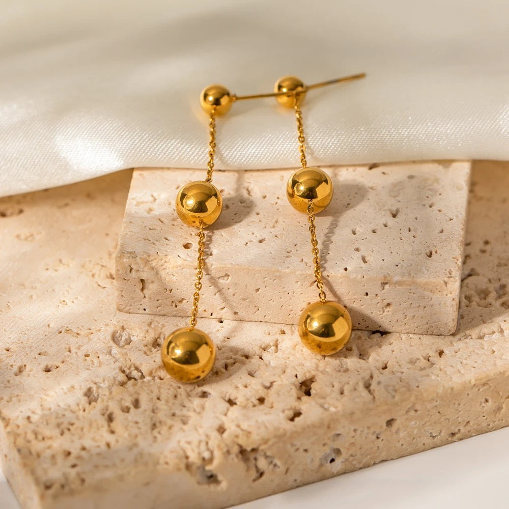 Bead long earring