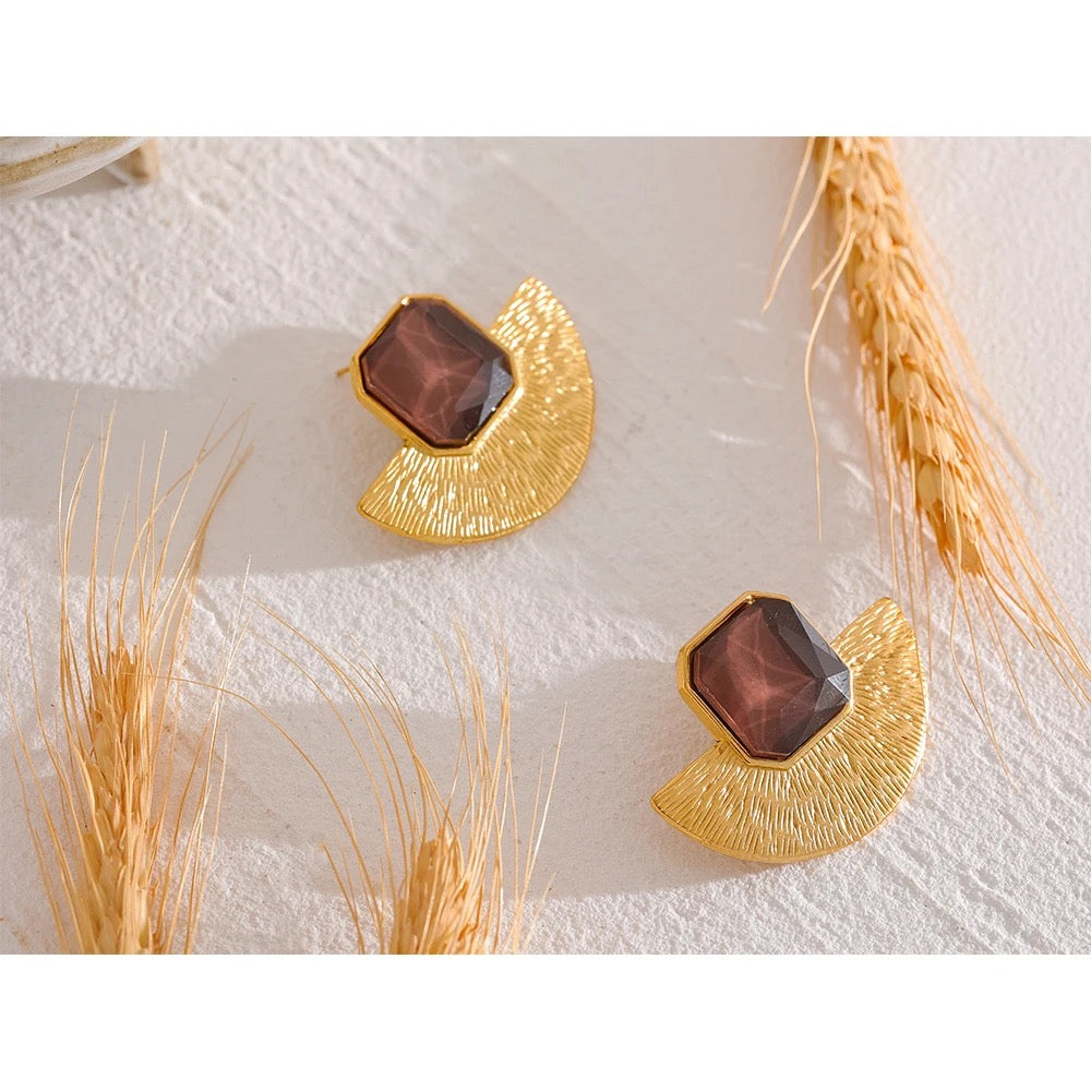 Vintage big fan stud earrings