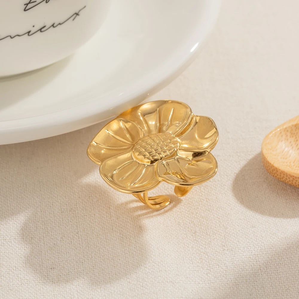 Big flower adjustable ring