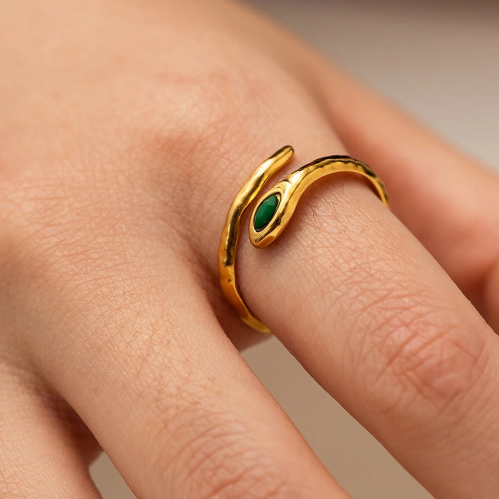 Snake adjustable ring