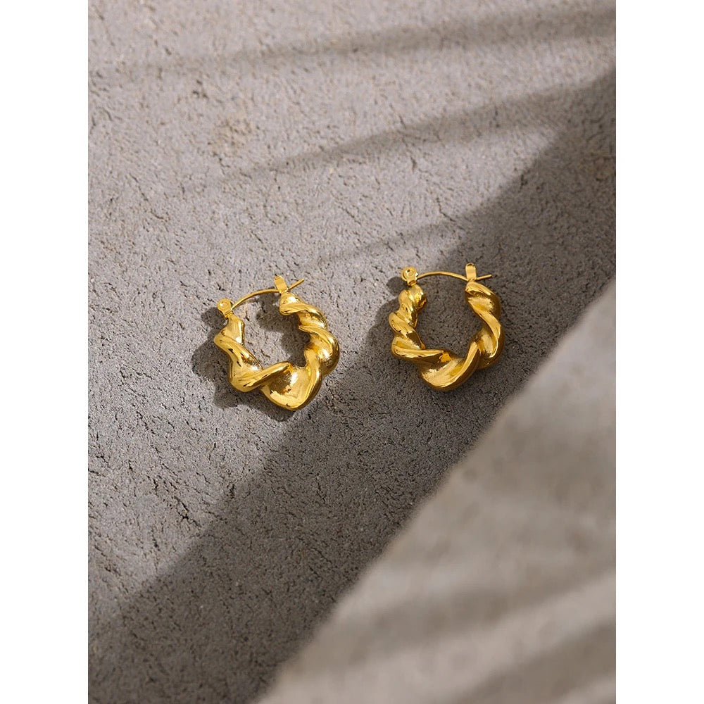 Twist hoop earrings
