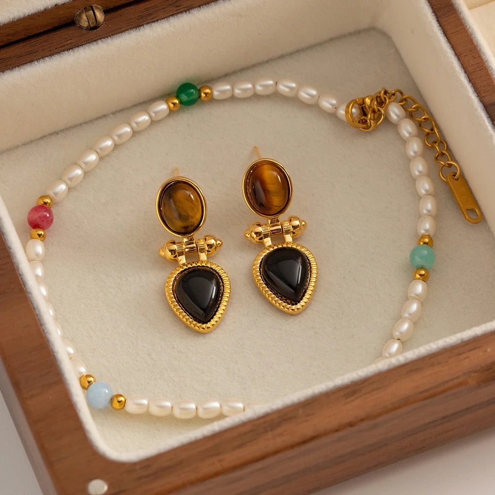 Vintage brown drop earring