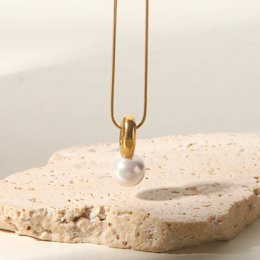 Natural fresh pearl necklace