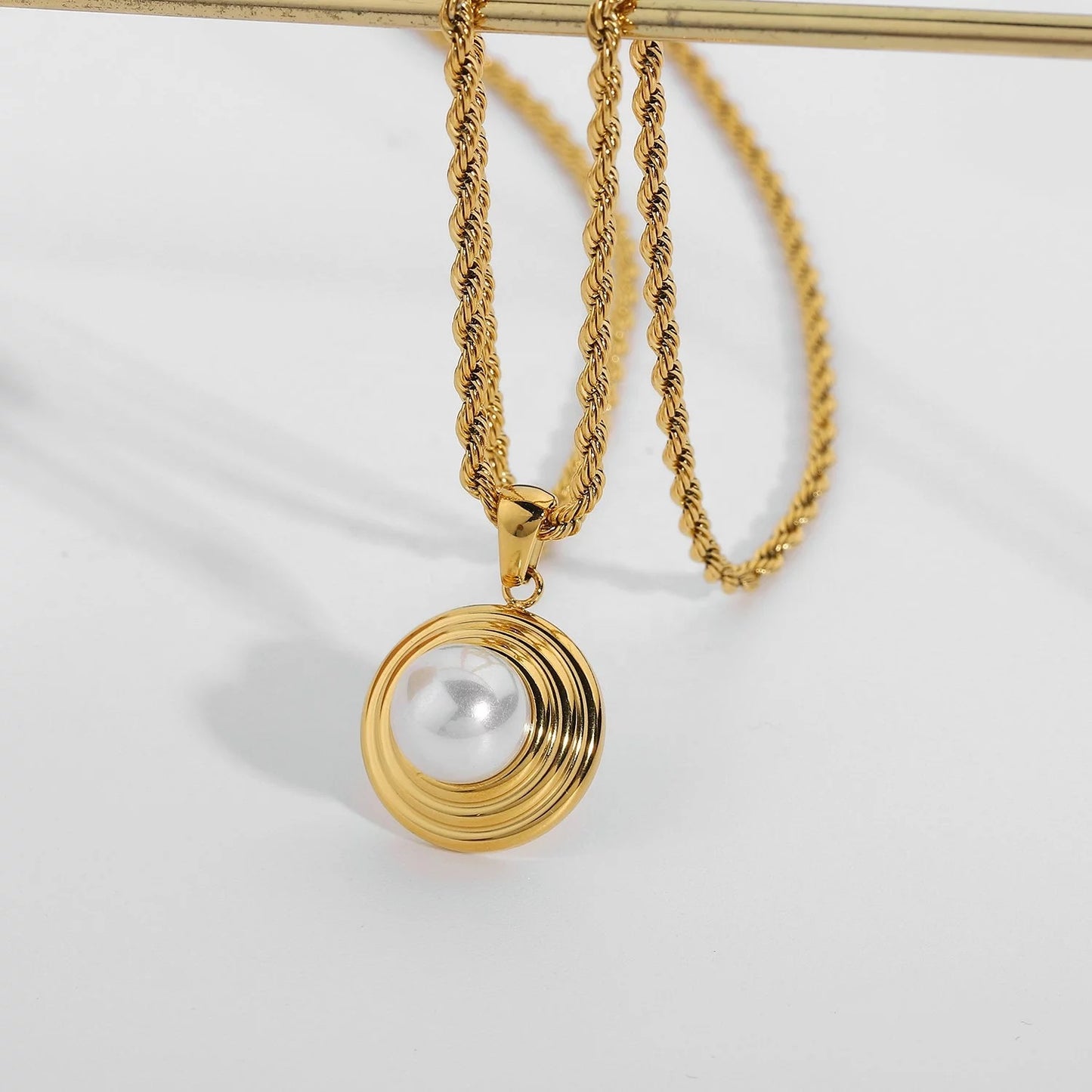 Texture round Pearl necklace