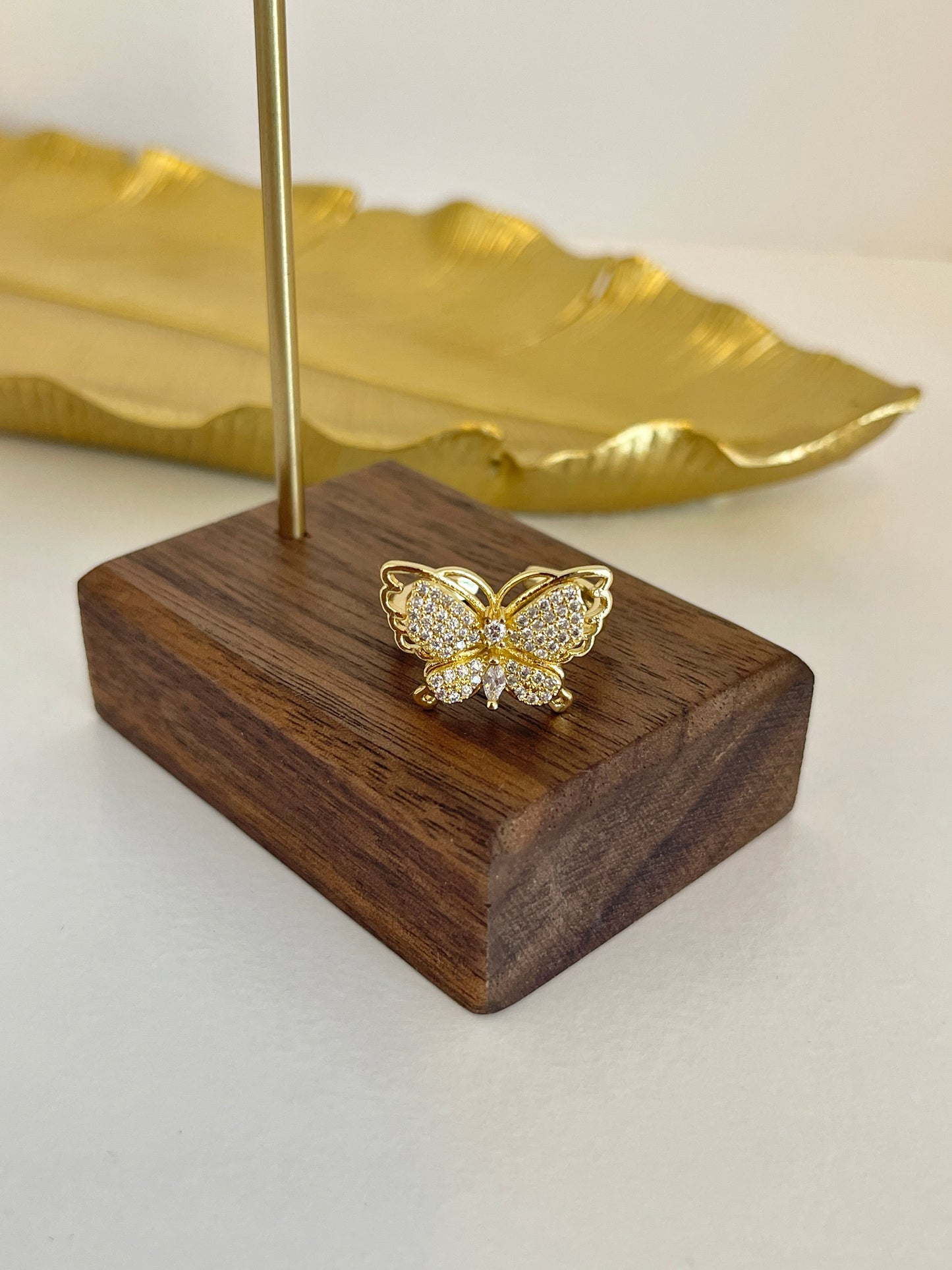 Elegant butterfly ring