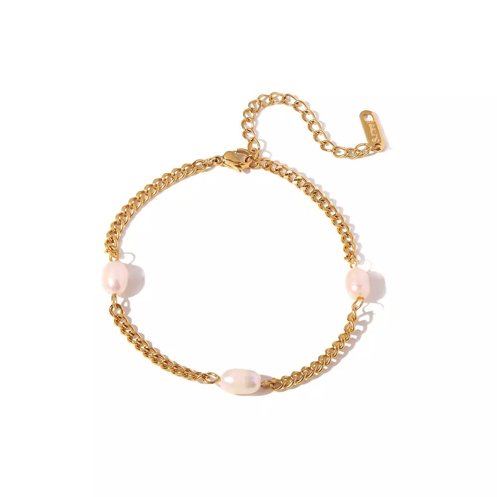 Fresh water pearl bracelet