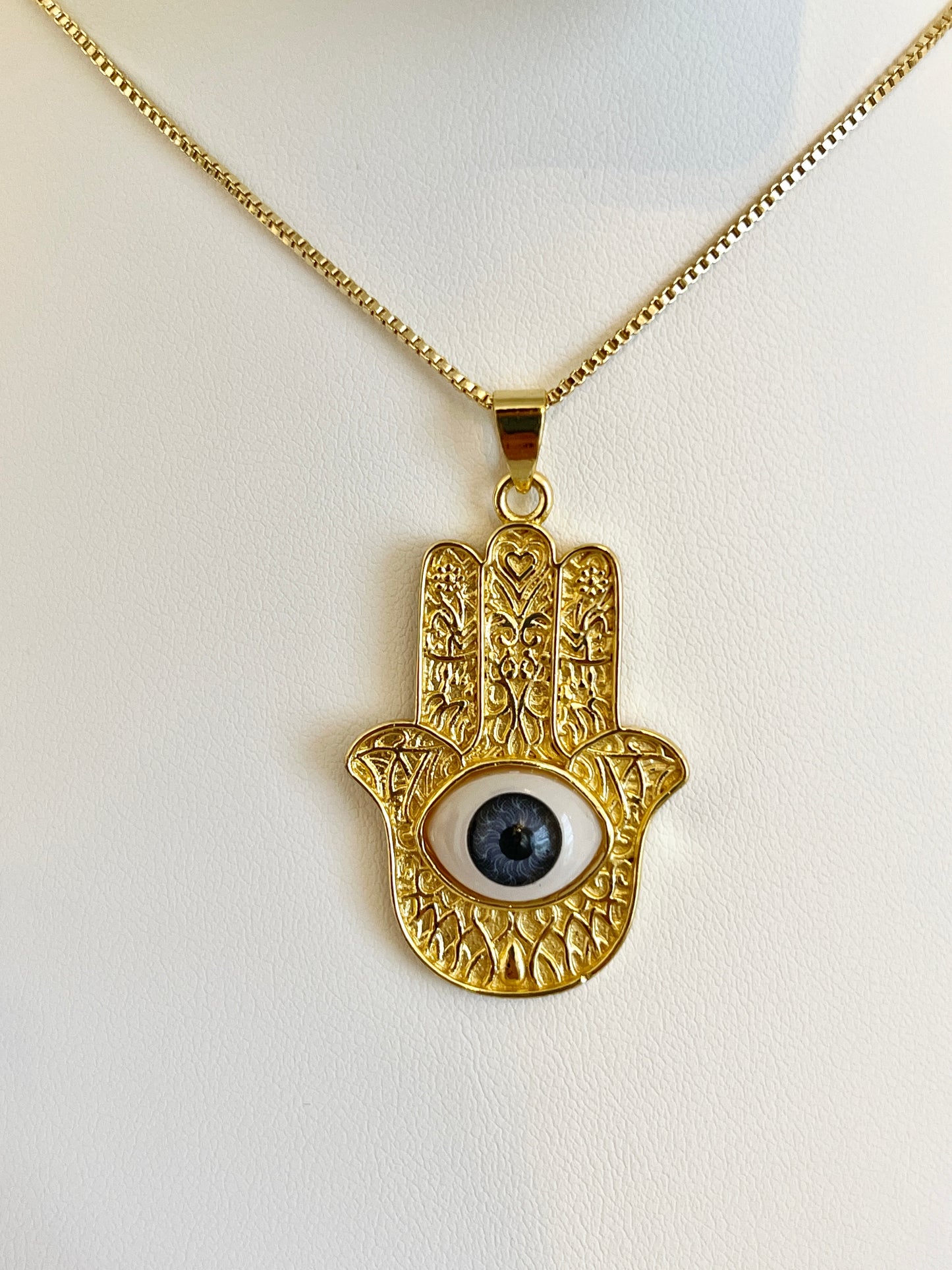 Big hamsa necklace