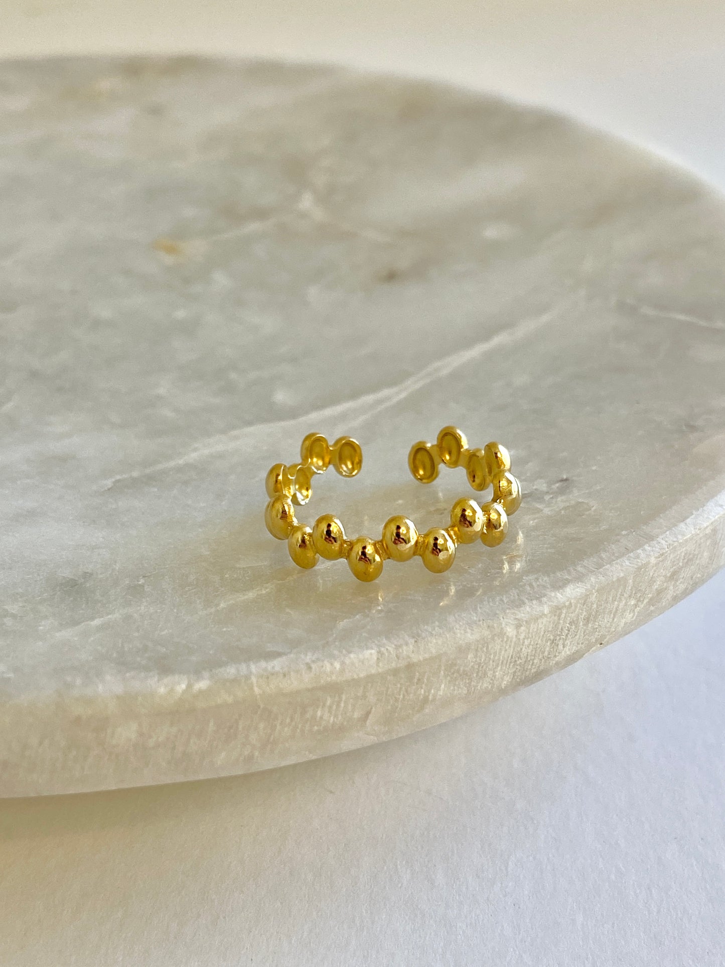 Simple adjustable ring