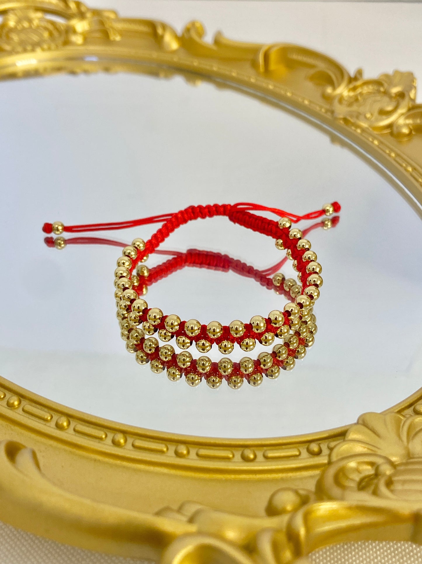 Beads string bracelet