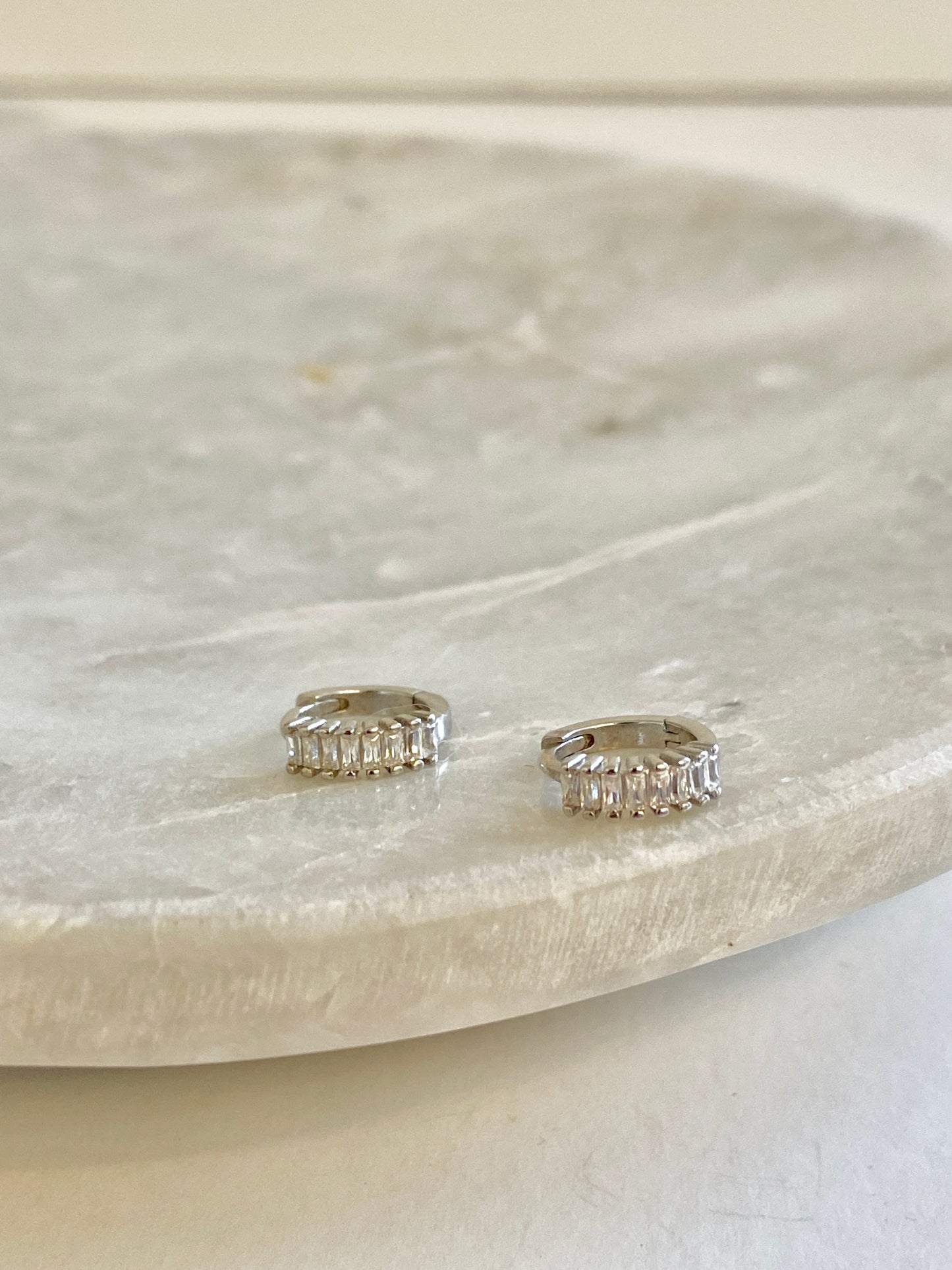 Small Huggie hoops earrings