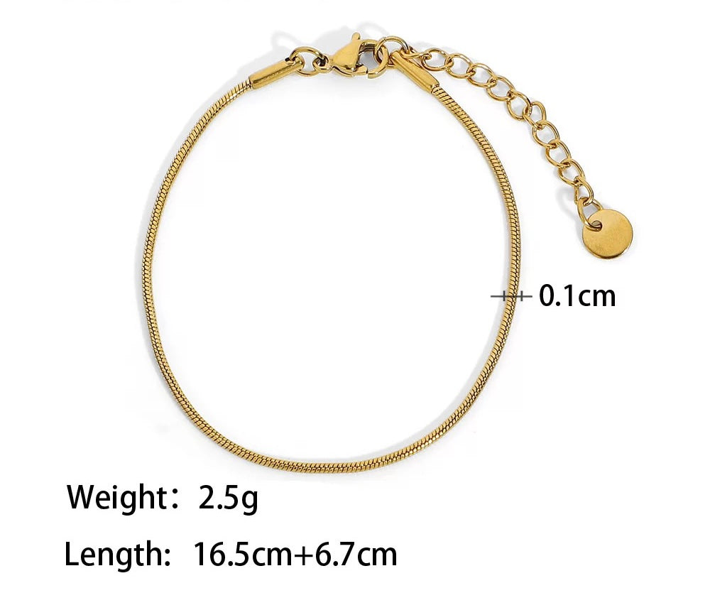 Dainty chain bracelet
