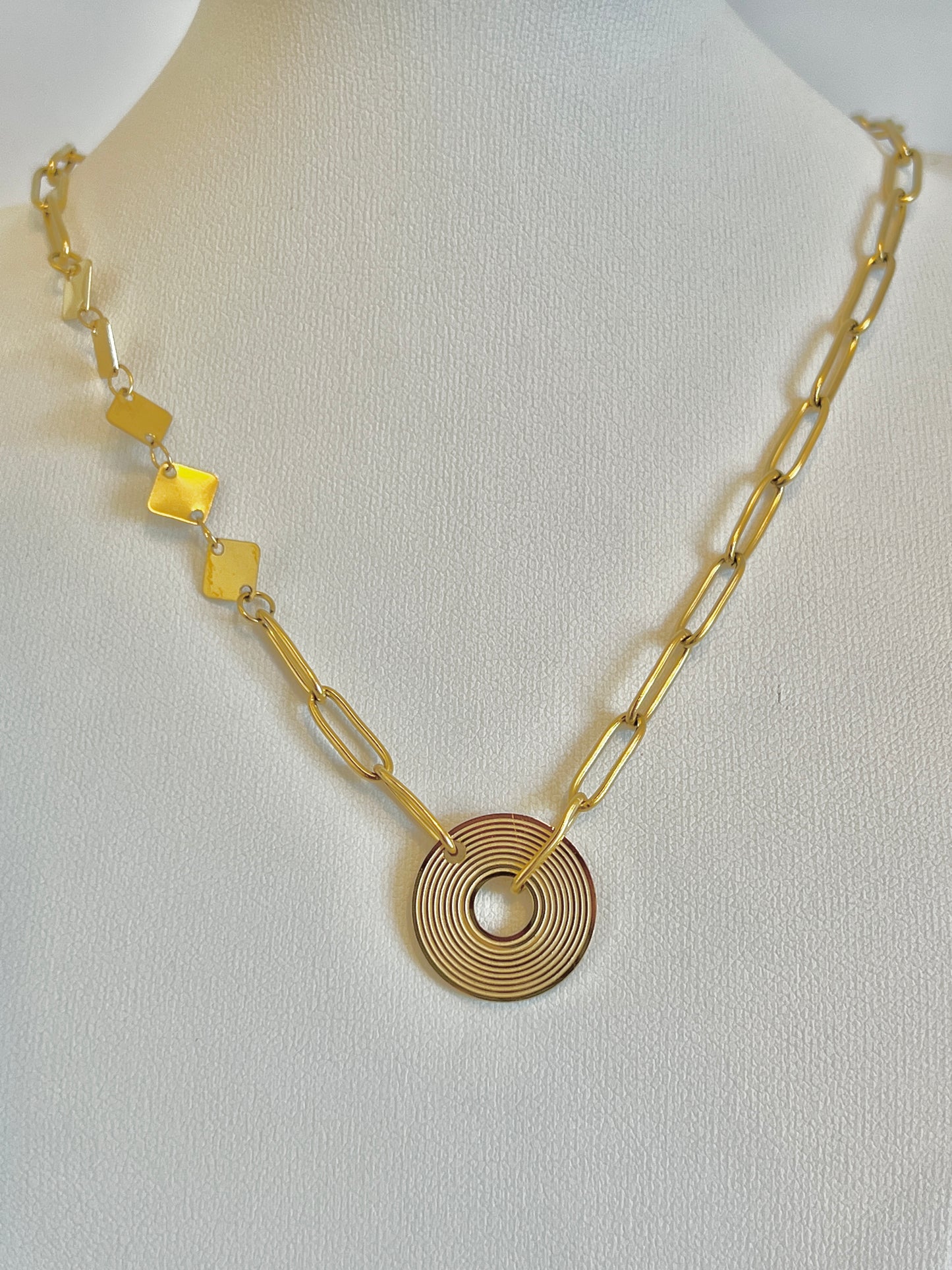 Circle paper clip necklace