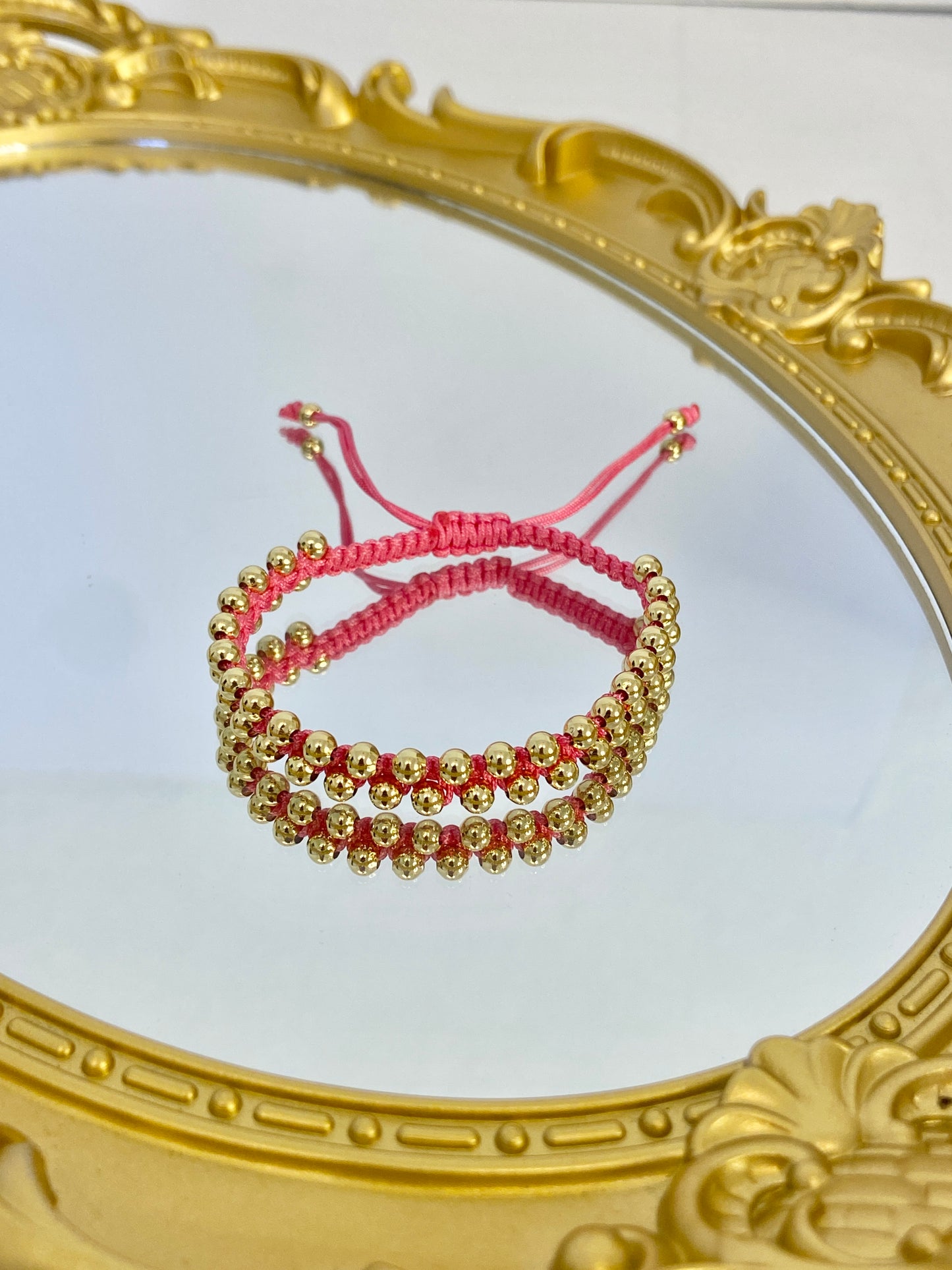 Beads string bracelet