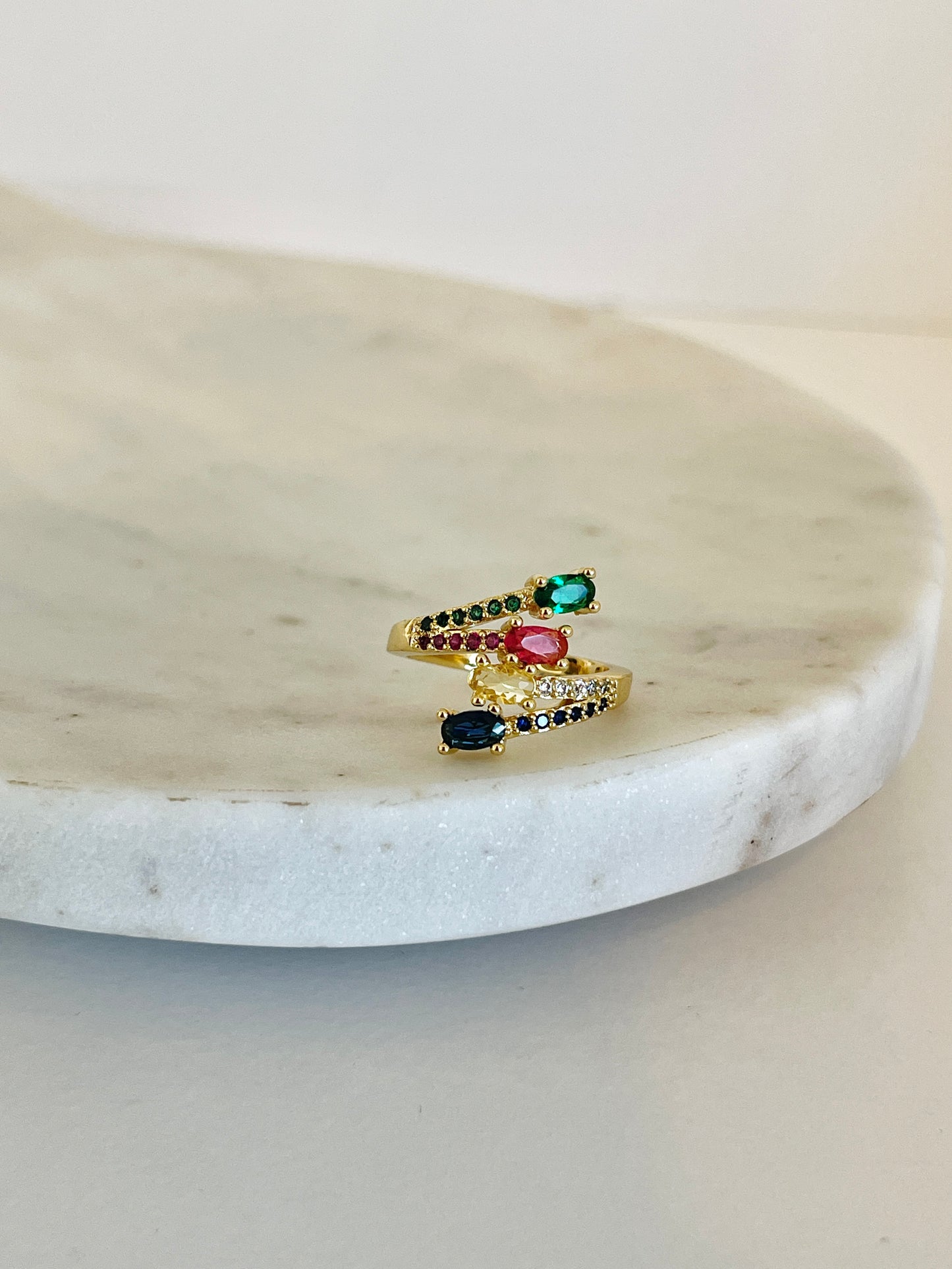 Multicolor adjustable ring
