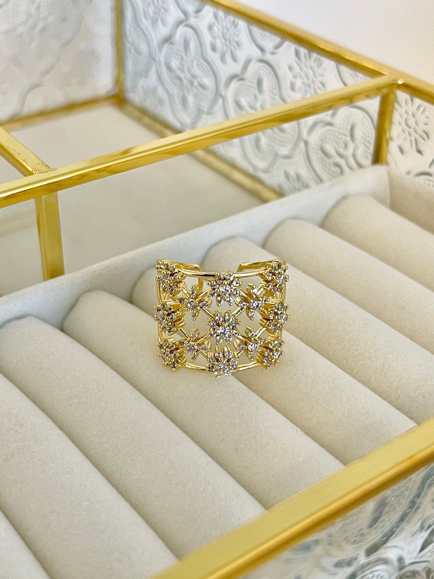 Flowers ring