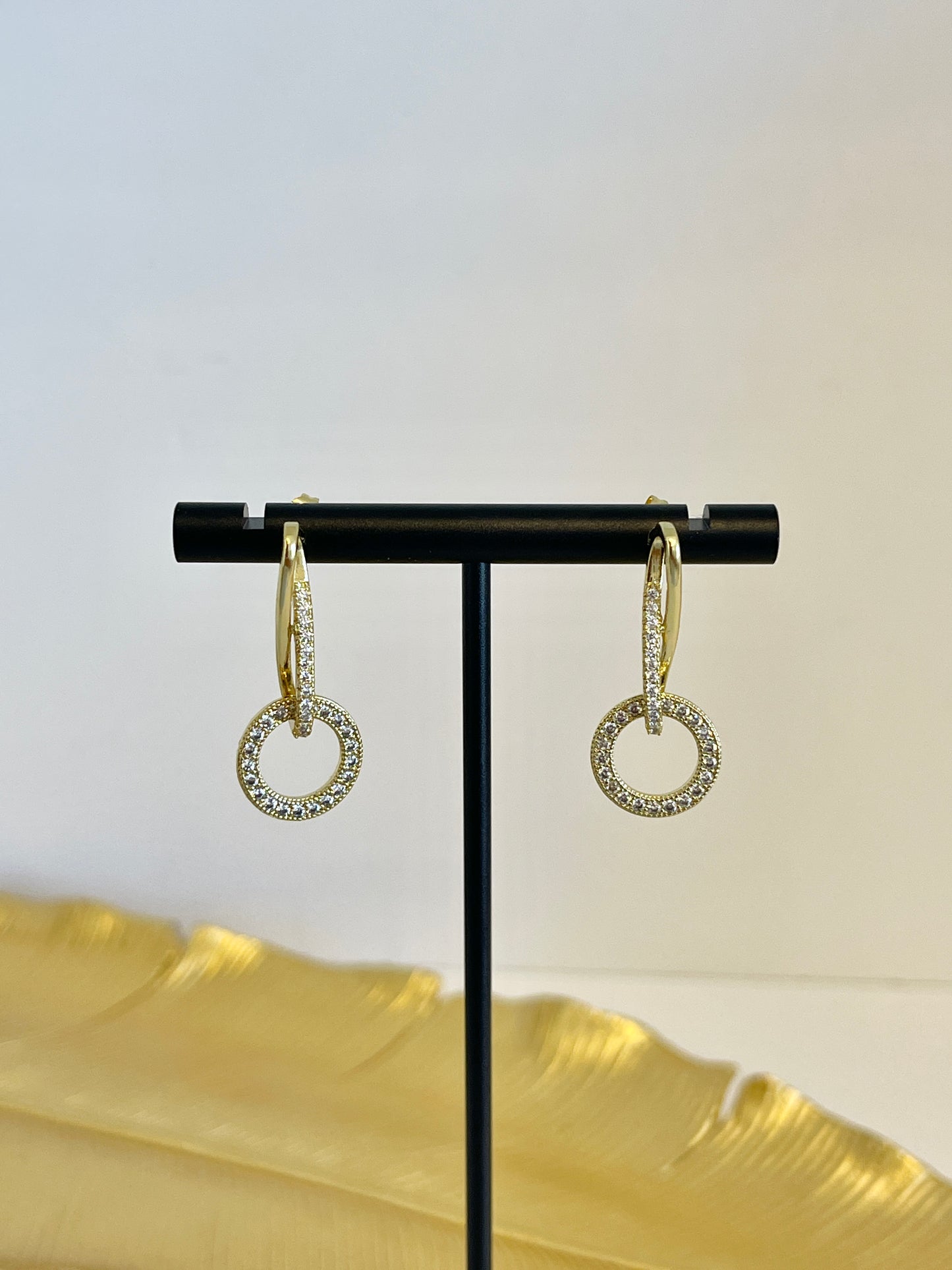 Circle stud earrings