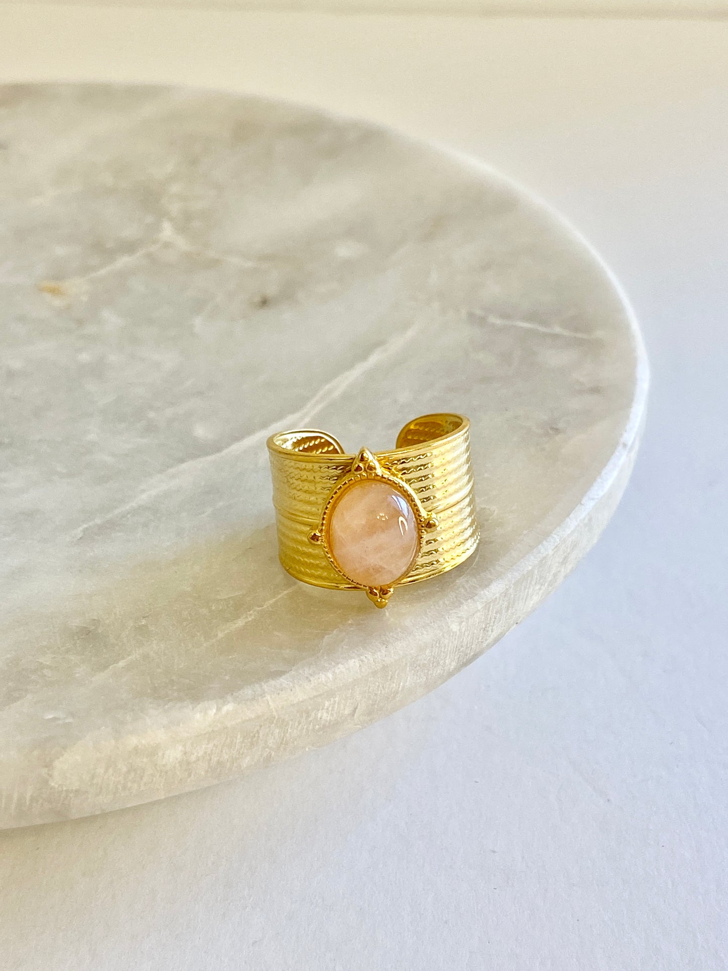 Natural stone adjustable ring