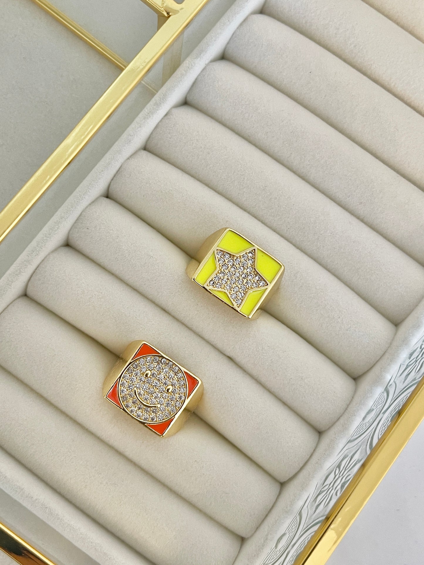 Star or Happy face ring