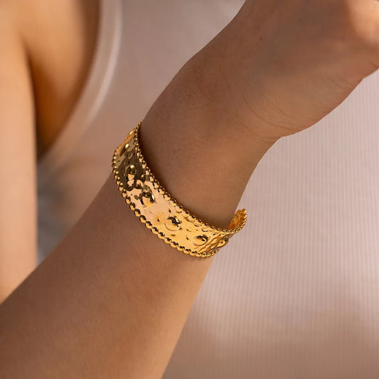 Elegant cuff bracelet