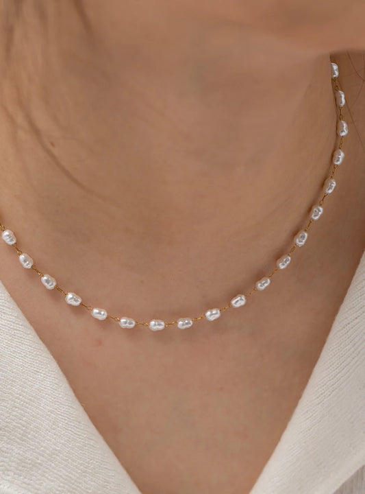 Pearl delicate necklace