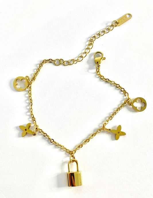 Clovers gold bracelet